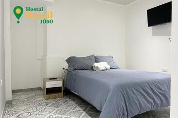 پانسیون Hostal Brasil 1050