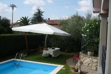 تختخواب و صبحانه Villa Giuliana