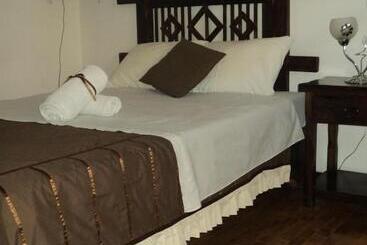 هتل Conquistadores Inn