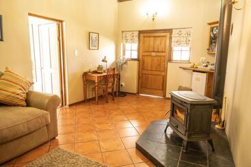 پانسیون La La Nathi Country Guesthouse