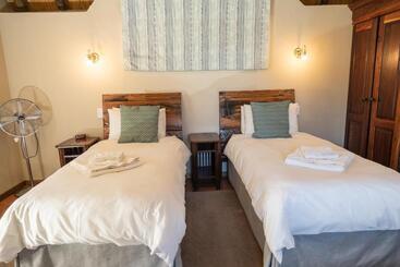 پانسیون La La Nathi Country Guesthouse