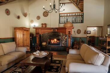 پانسیون La La Nathi Country Guesthouse