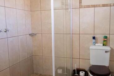 پانسیون La La Nathi Country Guesthouse