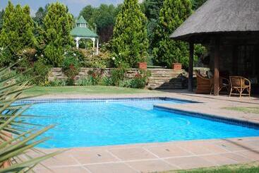 پانسیون La La Nathi Country Guesthouse