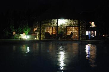 پانسیون La La Nathi Country Guesthouse