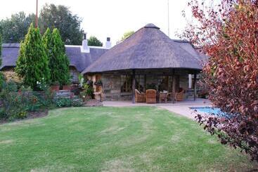 پانسیون La La Nathi Country Guesthouse