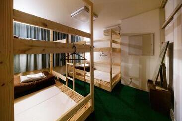 هاستل Travellersdou Kirinya