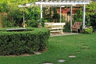 Apple Tree Historic B&b