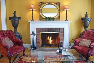 Apple Tree Historic B&b