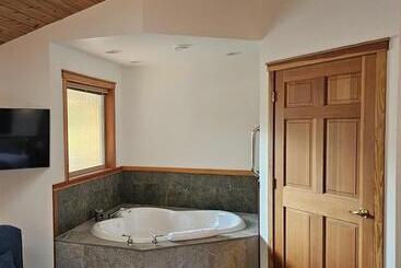 تختخواب و صبحانه Snug Harbour Inn