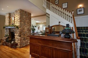 تختخواب و صبحانه Lady Macdonald Country Inn
