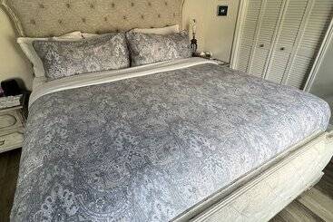 تختخواب و صبحانه Lady Macdonald Country Inn