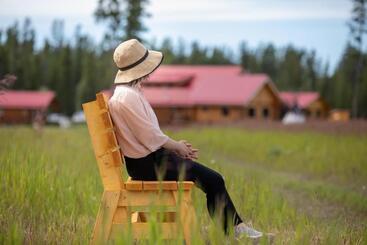 تختخواب و صبحانه Northern Lights Resort & Spa