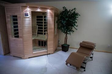 تختخواب و صبحانه Northern Lights Resort & Spa