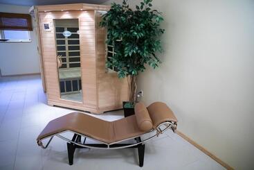 تختخواب و صبحانه Northern Lights Resort & Spa