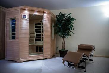 تختخواب و صبحانه Northern Lights Resort & Spa