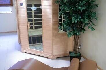 تختخواب و صبحانه Northern Lights Resort & Spa