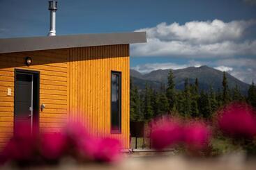 تختخواب و صبحانه Northern Lights Resort & Spa