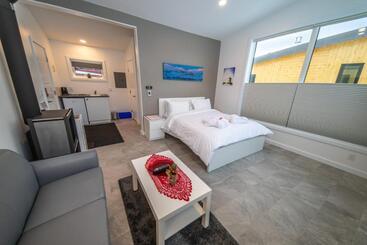 تختخواب و صبحانه Northern Lights Resort & Spa