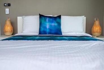 تختخواب و صبحانه Northern Lights Resort & Spa