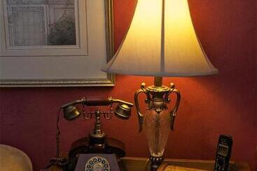 Bondy House Bed & Breakfast