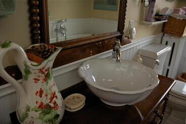 Bondy House Bed & Breakfast