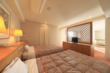 هتل Kamogawa Grand Tower