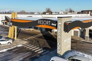 هتل Red Deer Resort & Casino