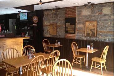 בית מלון כפרי The Queen's Inn