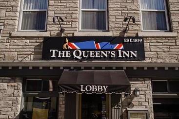 בית מלון כפרי The Queen's Inn
