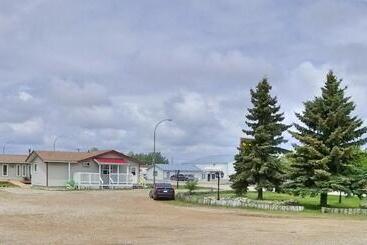 Moosomin Motel