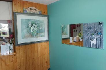 Moosomin Motel