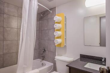 Motel Bo Camrose, Ab