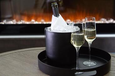 استراحتگاه 124 On Queen Hotel & Spa