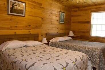 استراحتگاه North Rustico Motel & Cottages