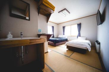 هاستل Hakuba Cortina Lodge