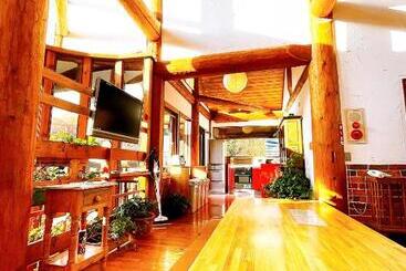 تختخواب و صبحانه Hakuba Pension & Log Hotel Meteor