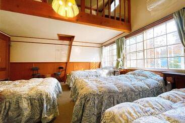 تختخواب و صبحانه Hakuba Pension & Log Hotel Meteor