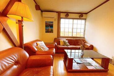 تختخواب و صبحانه Hakuba Pension & Log Hotel Meteor