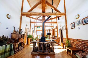 تختخواب و صبحانه Hakuba Pension & Log Hotel Meteor
