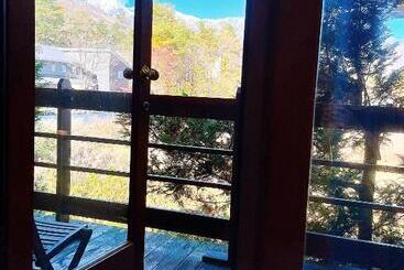 تختخواب و صبحانه Hakuba Pension & Log Hotel Meteor