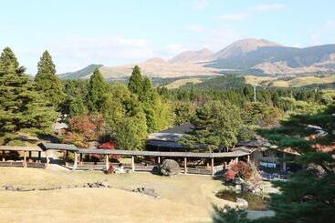 هتل Aso Baien Spa Resort