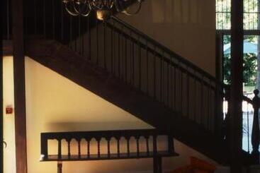 هتل Casona El Arral