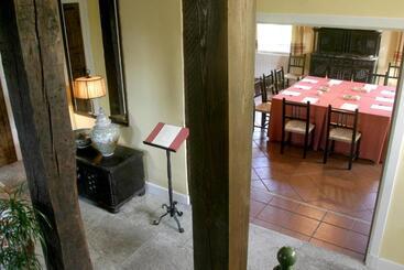هتل Casona El Arral