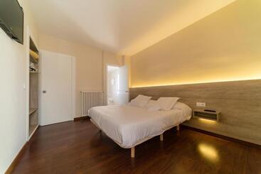 هتل El Pi De Sant Just   Habitacions I Apartaments