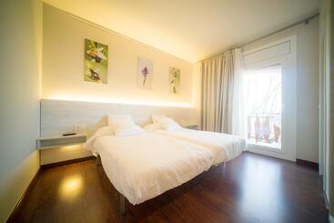 هتل El Pi De Sant Just   Habitacions I Apartaments
