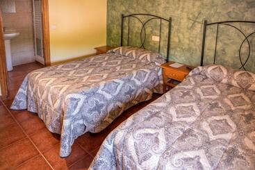 هتل Hospedaje Rural Casa Parri