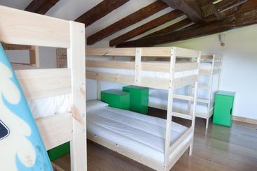 Moana Surf Hostel