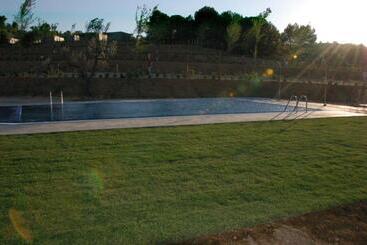 اقامتگاه Camping Terra Alta