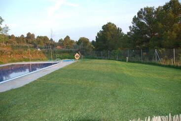 اقامتگاه Camping Terra Alta